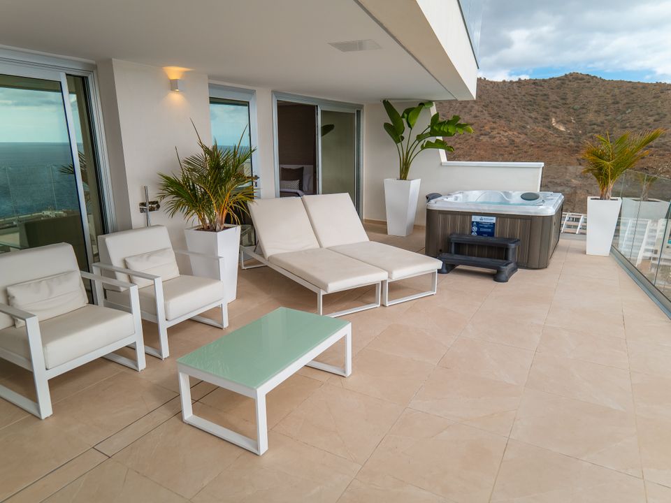 Properties for sale in Puerto Rico, Gran Canaria Kyero